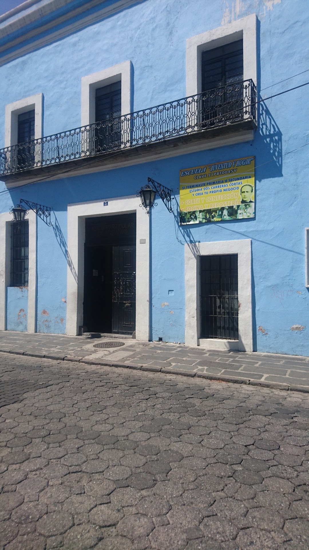 Asilos Particular de Caridad para Ancinos San José María de Yermo y Parres